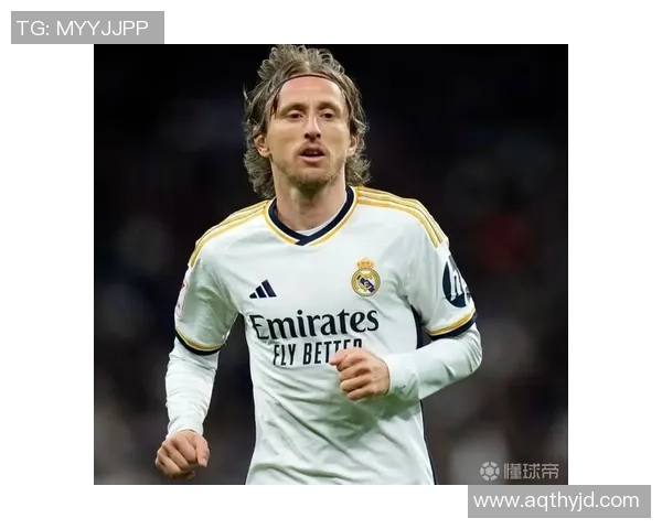 足球明星现场直播精彩瞬间回顾与分析全方位解读球场上的传奇表现